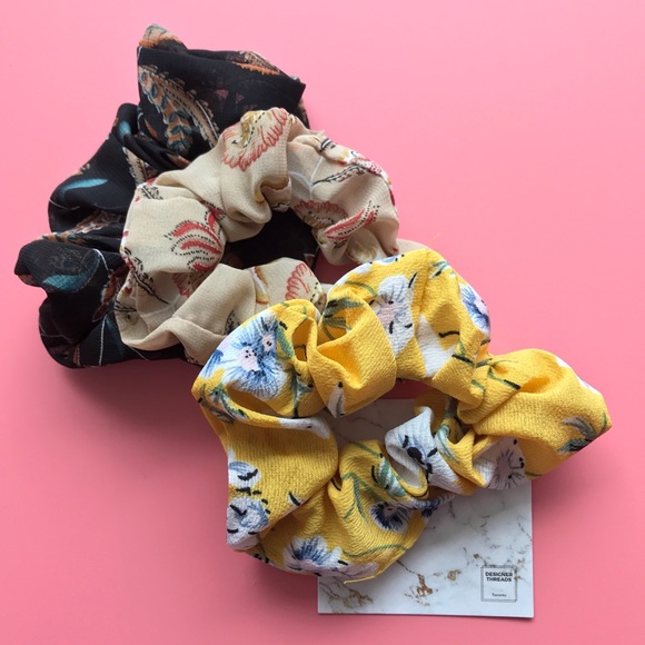 Accessories - Floral Oversized Scrunchie - A Splash of Yellow